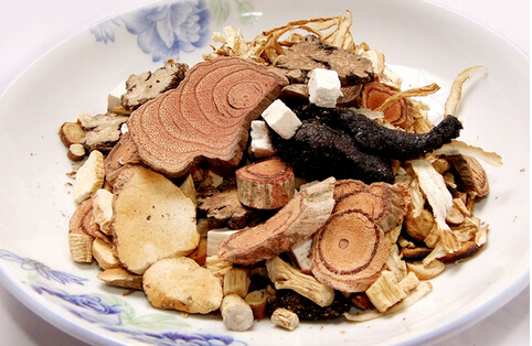 兩會(huì)聚焦, 讓中醫(yī)藥搭上國(guó)家創(chuàng)新戰(zhàn)略快車(chē)