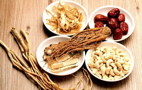 推進(jìn)健康中國建設(shè)，促進(jìn)中醫(yī)藥傳承與發(fā)展