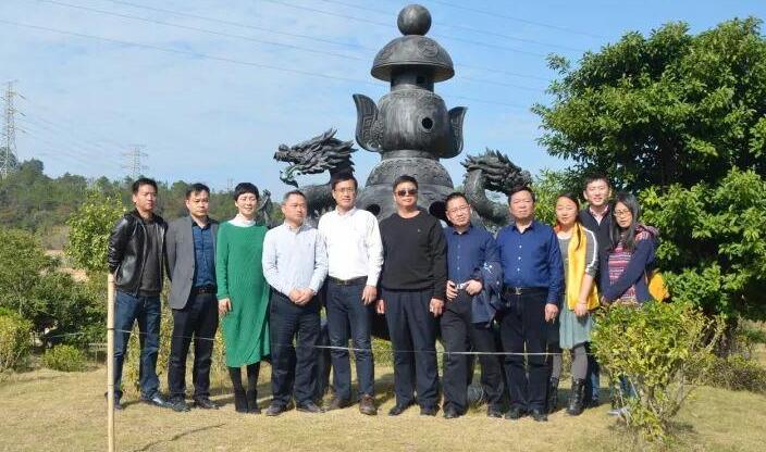 葛洪后裔、寧波寧?？h岔路鎮(zhèn)黨委書記葛歡善率隊(duì)來我園參觀考察