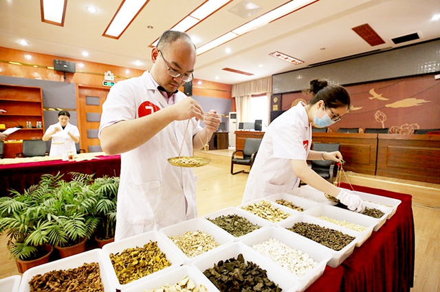 重慶市舉行中藥技能競賽初賽（墊江賽區(qū)）